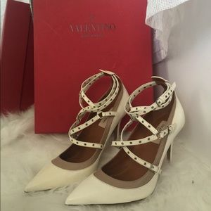 Beautiful White Valentino Heels 